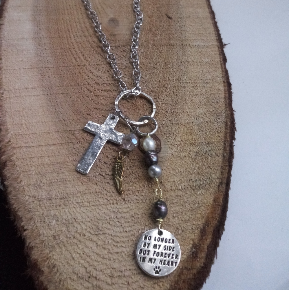 Pet Memorial Necklace with pearl whitewith inscrib